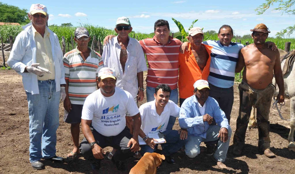 Secretário da agricultura e pesca, Rodrigo Cruz acompanhou equipe de vacinadores